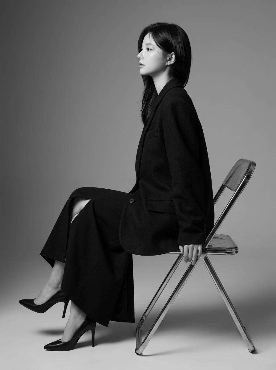 Black and White Fashion Portrait Template